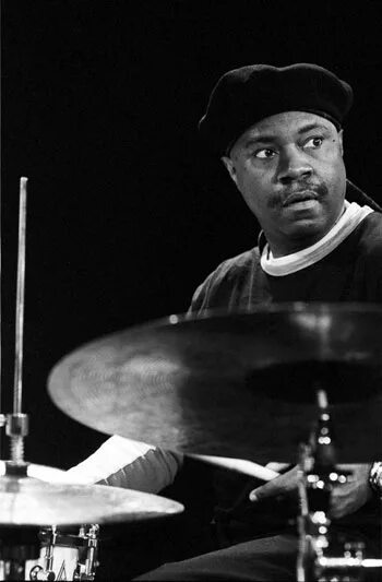 Blues drummer. Lenny white. Lenny white. Ленни робинсон барабанщик слушать. Lenny white.
