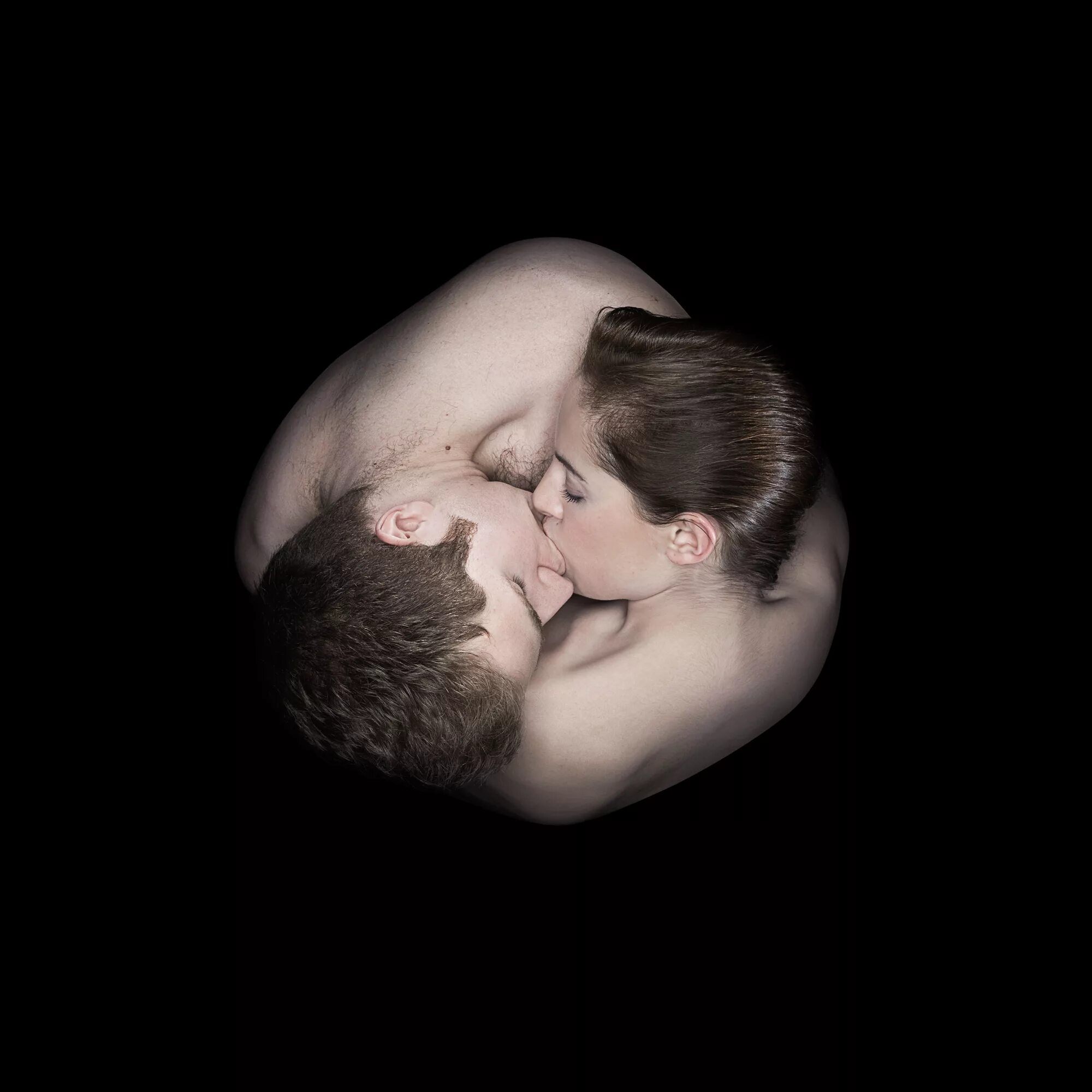 детский поцелуй в губы. смешной поцелуй. обезьяна целует. необычный поцелуй. смешные детские поцелуи.