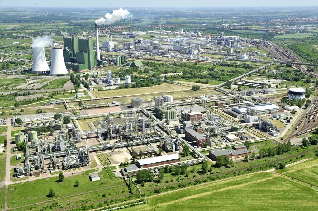 Промышленность Sachsen. Заводы Саксонии. ПП на заводе. Индустри Германии фото. Plant company