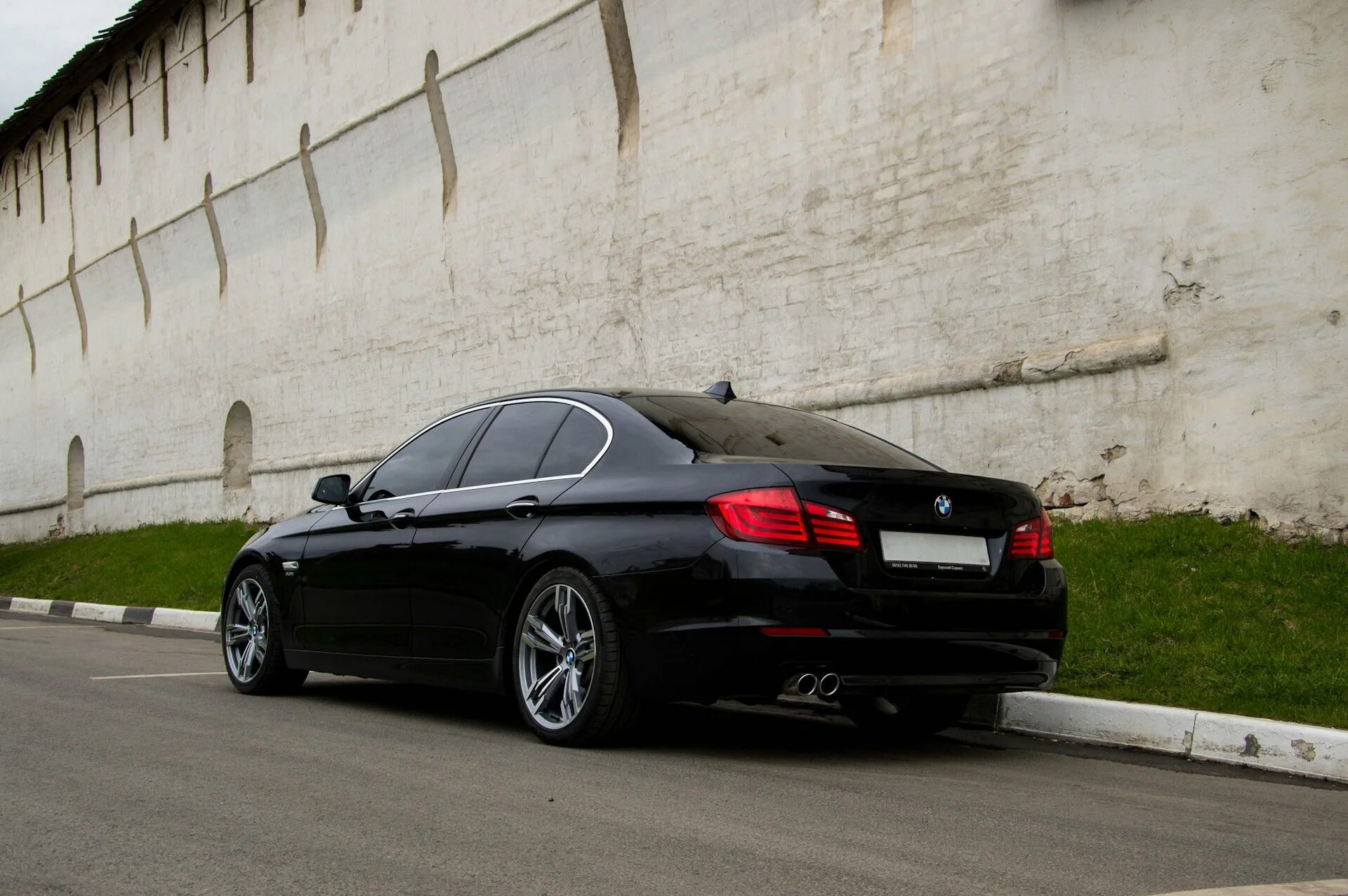 Bmw 5 black. БМВ 5 ф10. BMW 5 f10. BMW 5 f10 Black. BMW f10 черная.