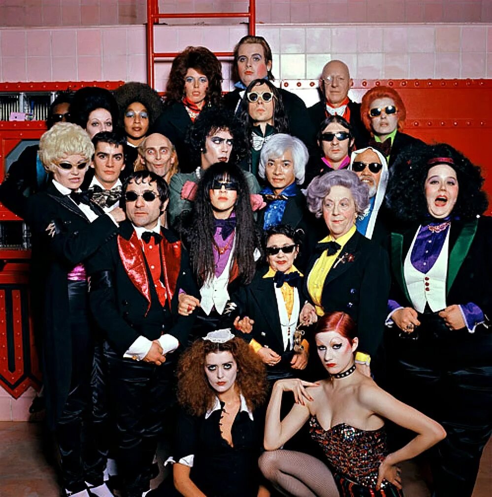 Rocky horror show. Rocky Horror picture show. Rocky Horror picture show 1975. Шоу ужасов Рокки хоррора бассейн.