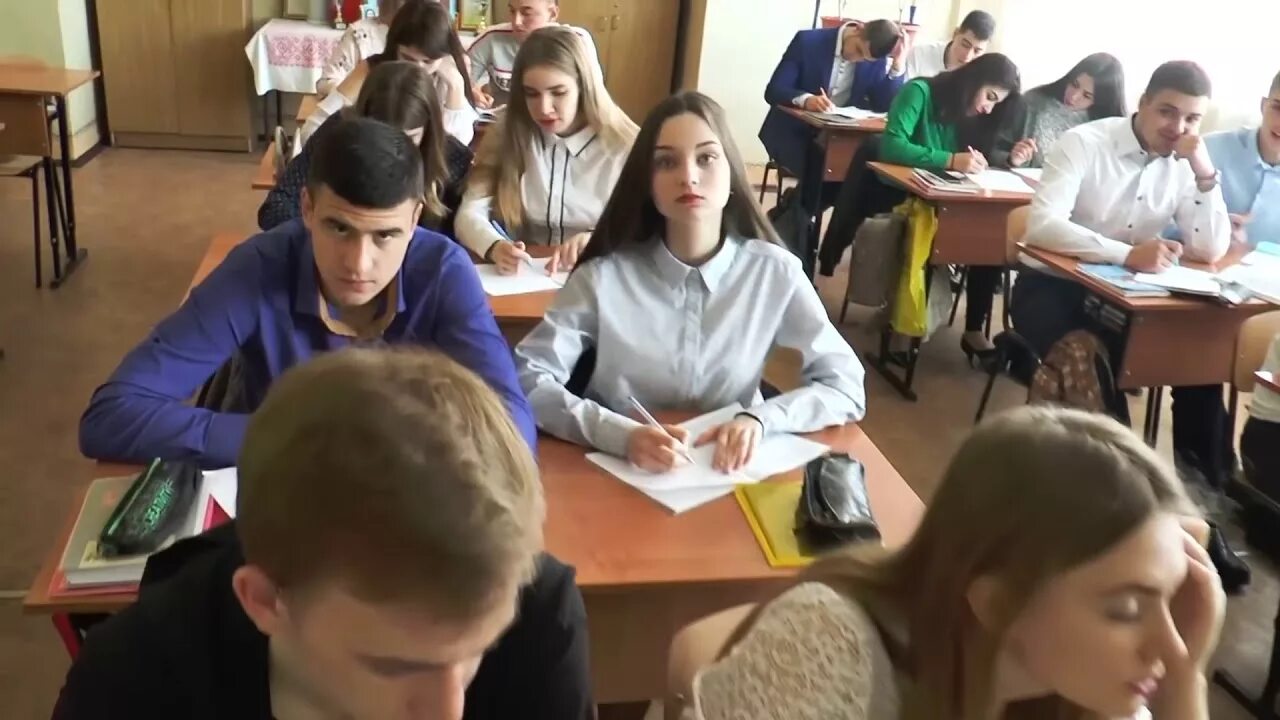 Тринчер школа слушать. Тринчер школа слушать. Аня тринчер школа. Аня тринчер. Тринчер школа слушать.