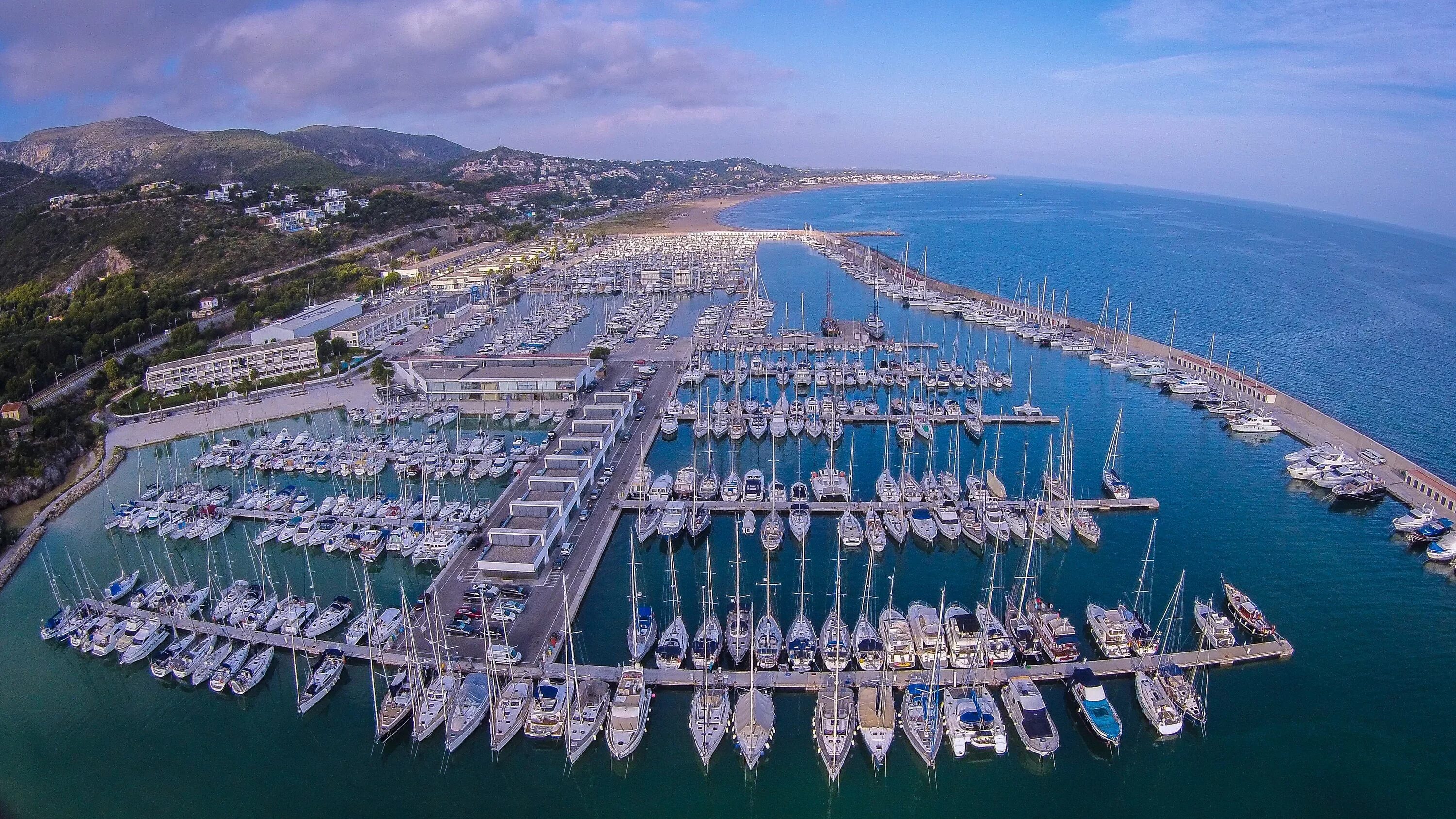 Барселона порт велл фото. Аэропорт милас бодрум. Port marina. Барселона порт велл фото. Port marina.