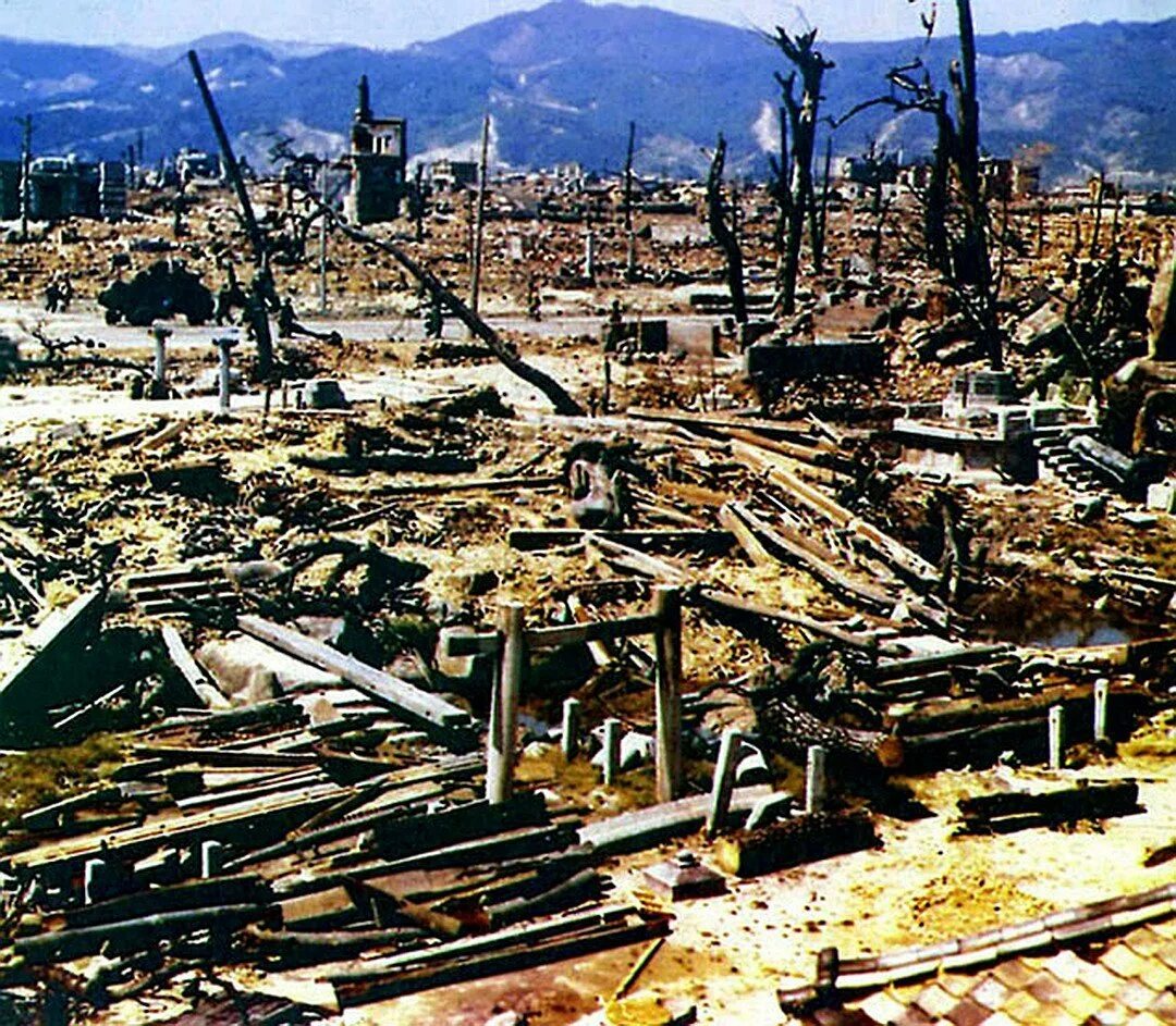 Ядерный взрыв в истории человечества. Япония Хиросима после ядерного взрыва. Хиросима и Нагасаки атомная бомбардировка. Хиросима и Нагасаки после взрыва.