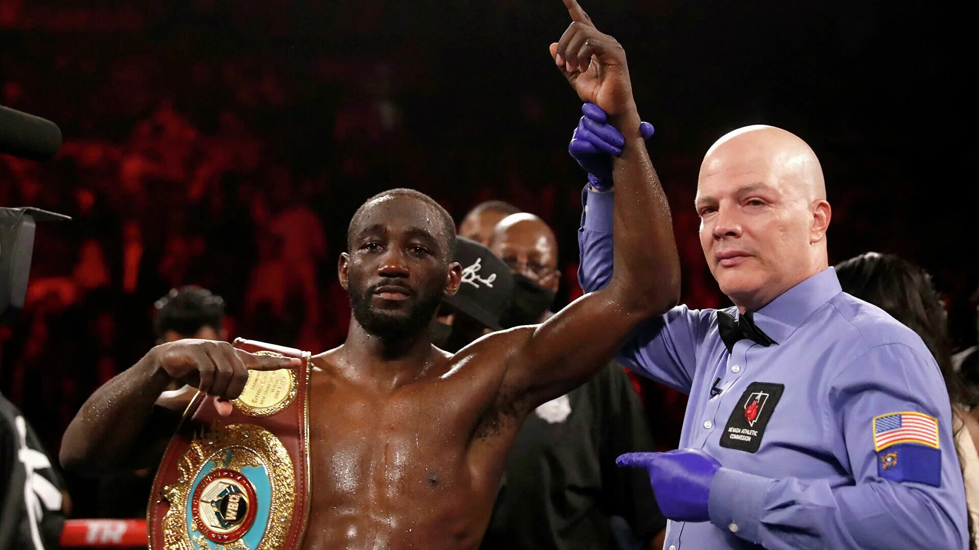 Terence crawford. Теренс кроуфорд. Terence allan crawford. Теренс кроуфорд с поясами. Теренс кроуфорд боксер.