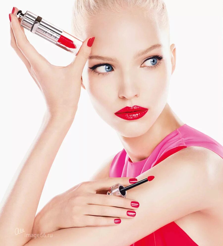 Саманта бьюти блоггер. Мод на косметику. Девушка с кремом на лице. 2. Декор косметика sims 4.