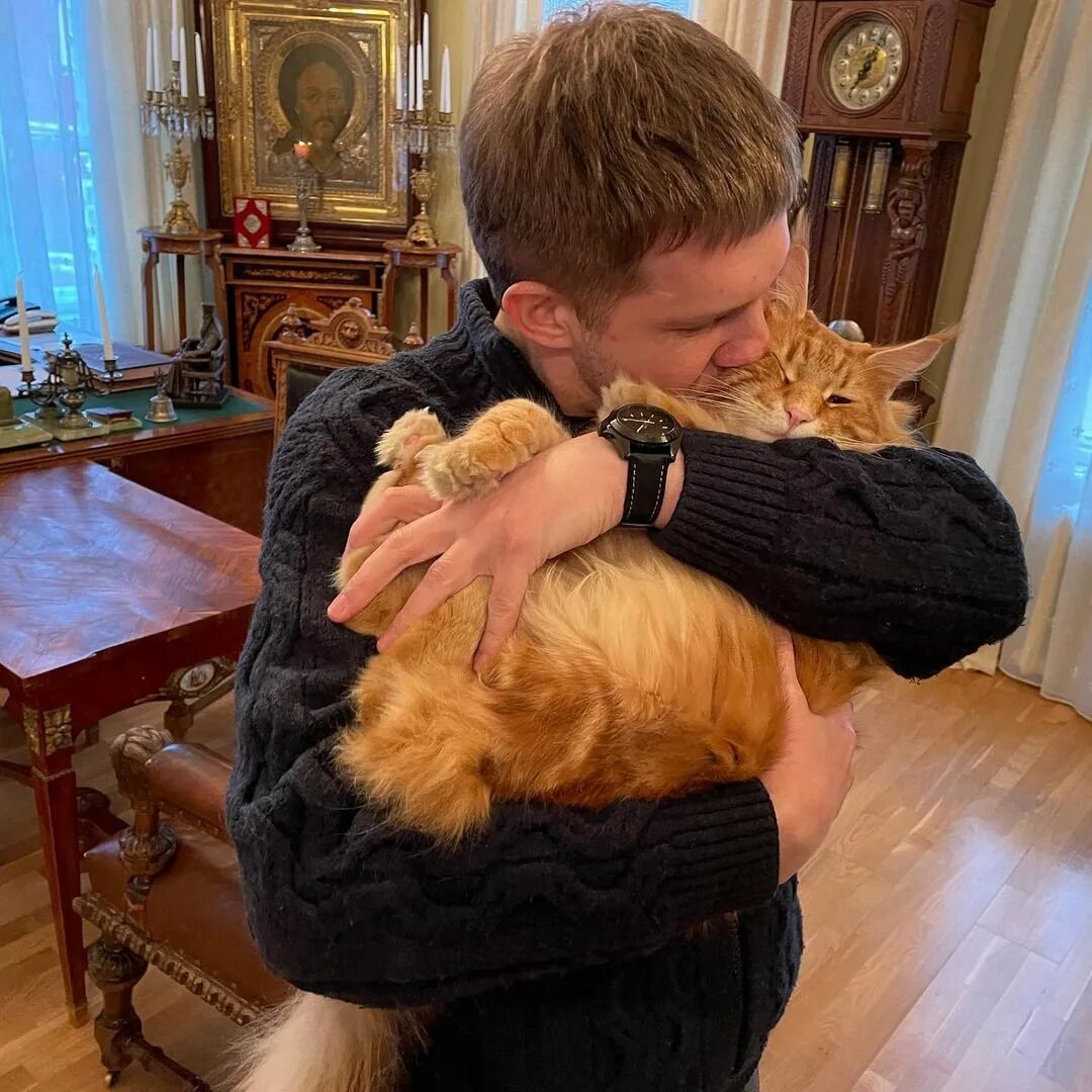 Митрополит тихон шевкунов с котом. Кот о тихона шевкунова. Кот владыка в псково печерском монастыре. Кот владыка митрополит тихон. Кот владыка митрополит тихон инстаграм.