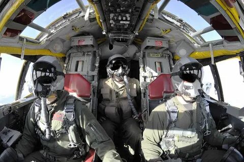 Экипаж боевого самолета