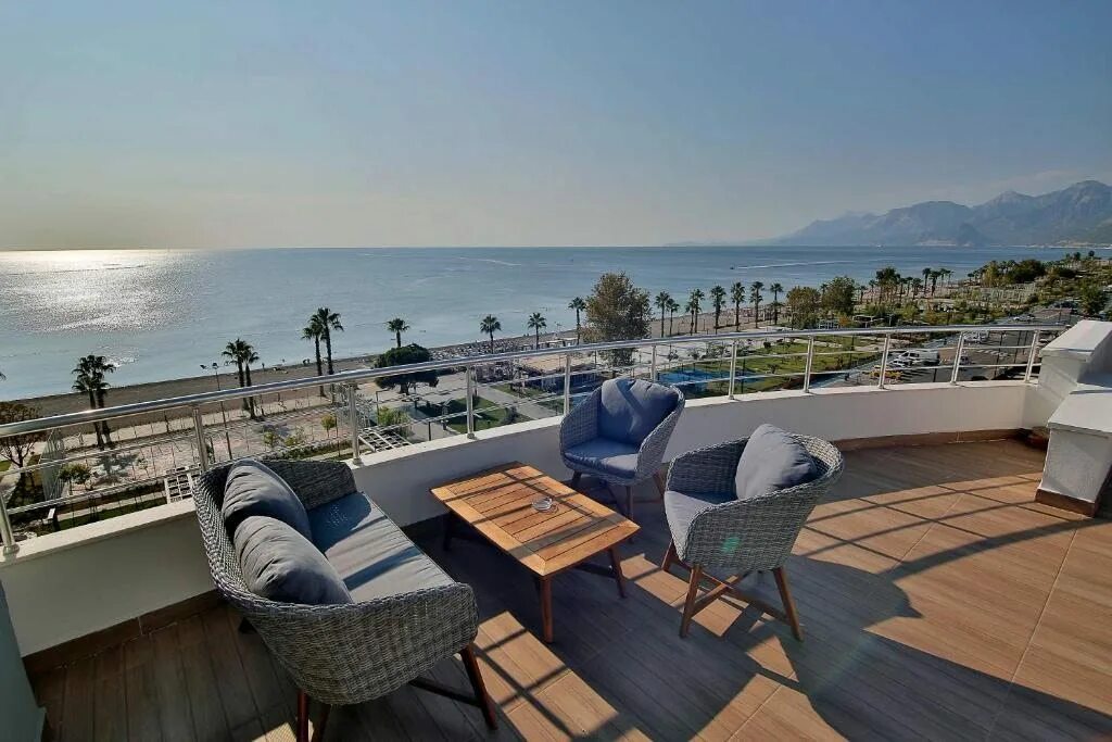 Onkel rada apart hotel анталия. Отели рядом с анталией. Отель анталии 1 линия 4 звезды. Terrace beach resort 5 сиде. Отель дельфин дива турция анталия.