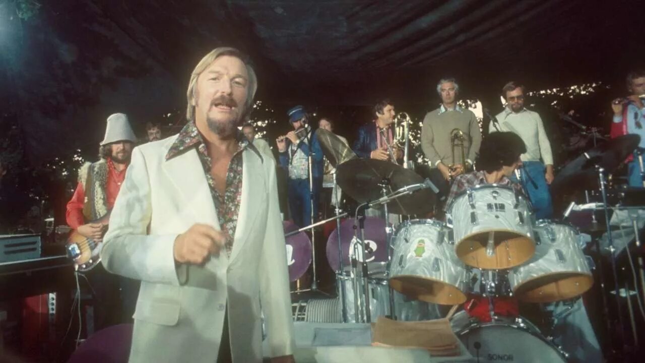 Оркестр джеймса. Оркестр джеймса ласта. james last 1990 - classics by moonlight.