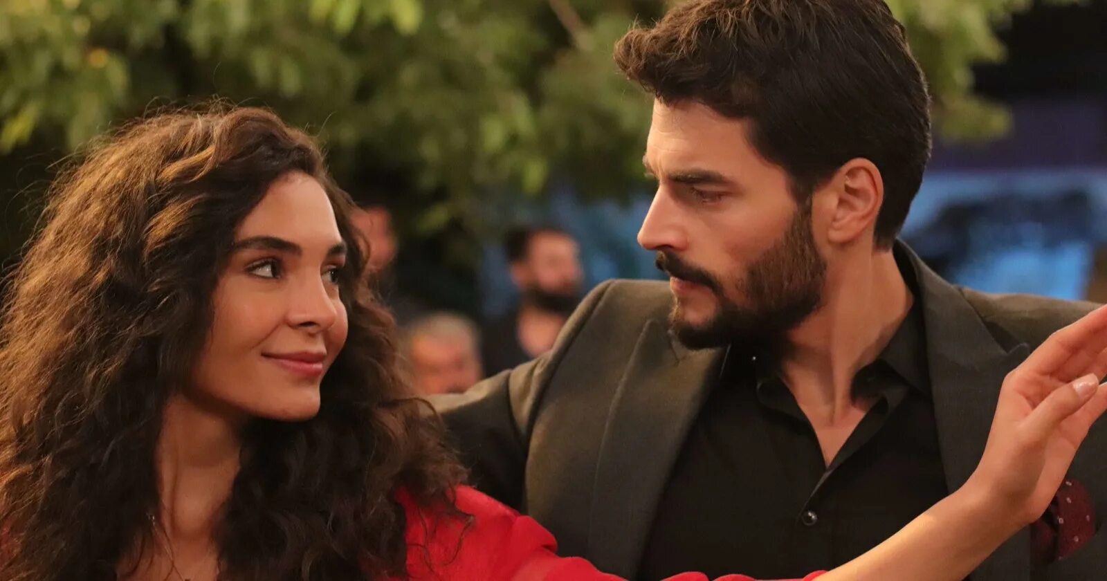 Ветренный история. Ветреный турецкий миран. Ветренный история. Зейнеп hercai. Ветренный история.