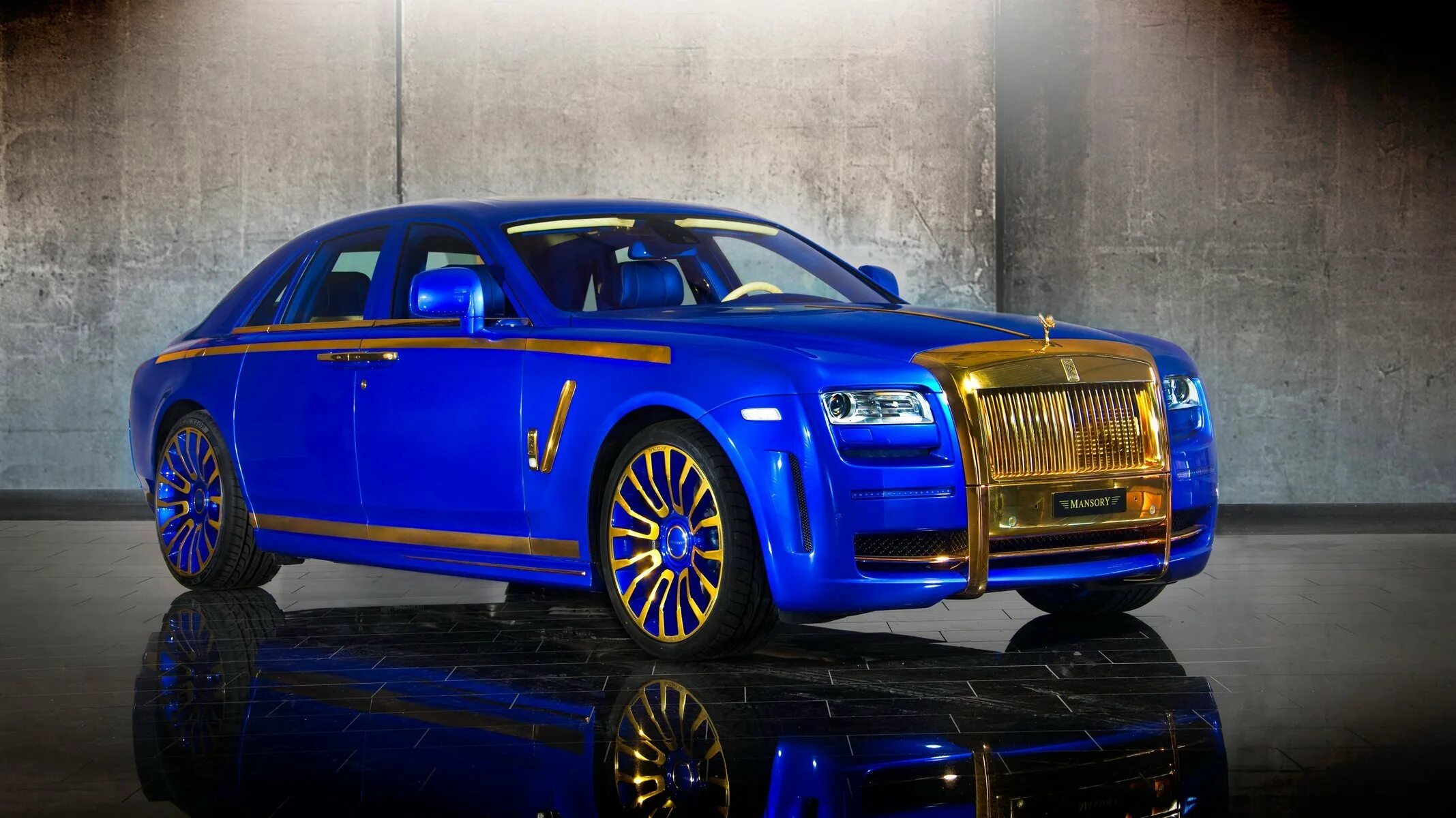 Как называется роллс ройс. Rolls Royce Phantom Mansory золотой. Rolls Royce Mansory. Rolls Royce Ghost 2021 Mansory. Роллс Ройс 2020.