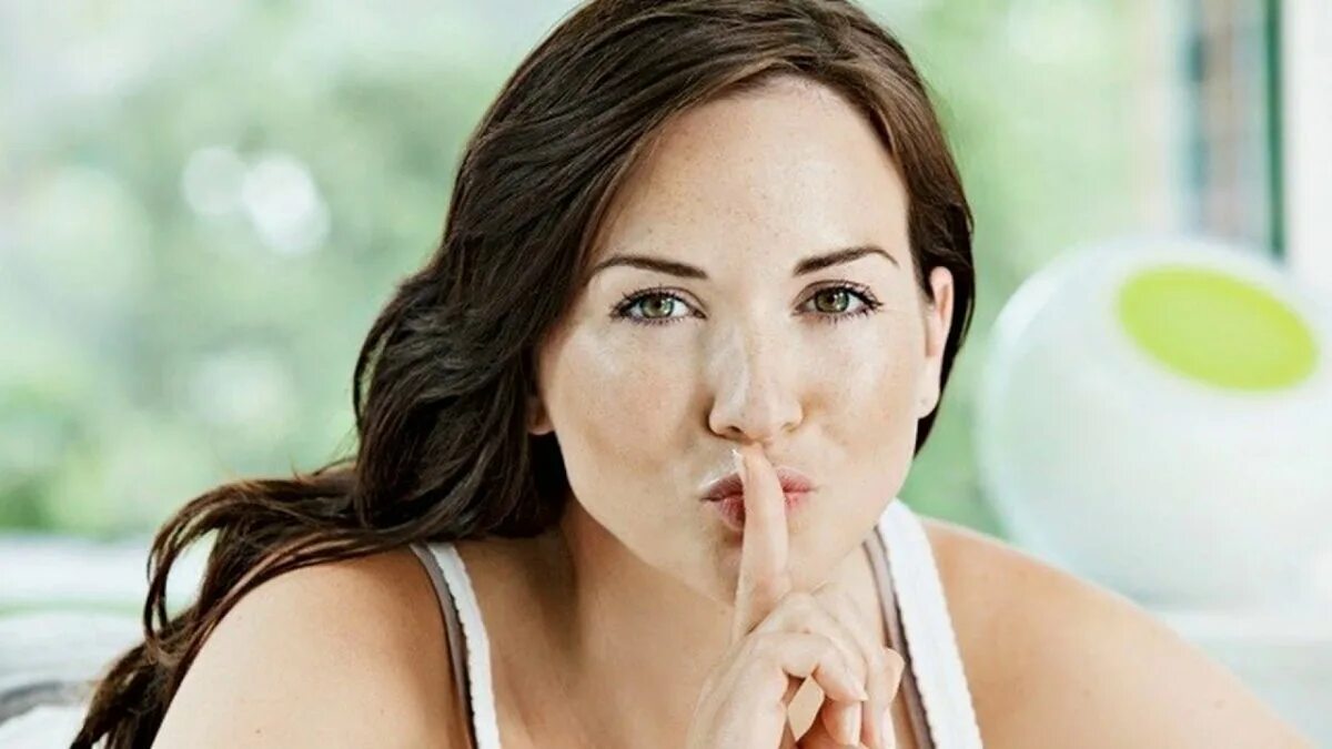 Продавец косметики. Женские секреты без рекламы. Женские секреты без рекламы. Женские секреты без рекламы. Женские секреты без рекламы.