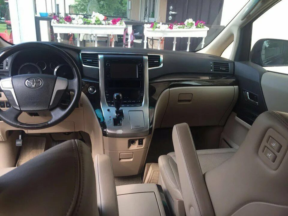 Тойота Альфа левый руль. Тойота альфард 2015 левый руль. Toyota Alphard 2006 левый руль. Toyota Alphard 2013 левый руль. Купить тойота альфард с левым рулем