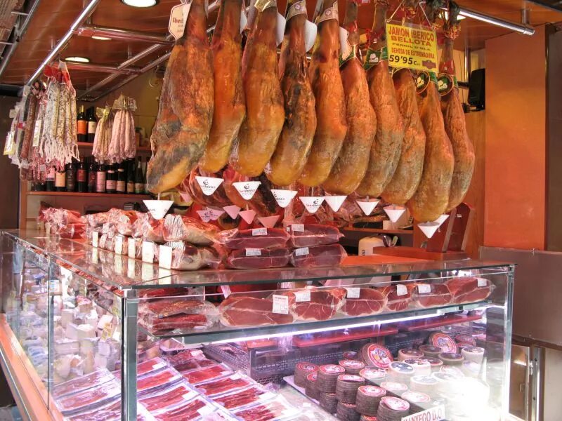 Купить мясо в нижнем новгороде. Мясные продукты на рынке.