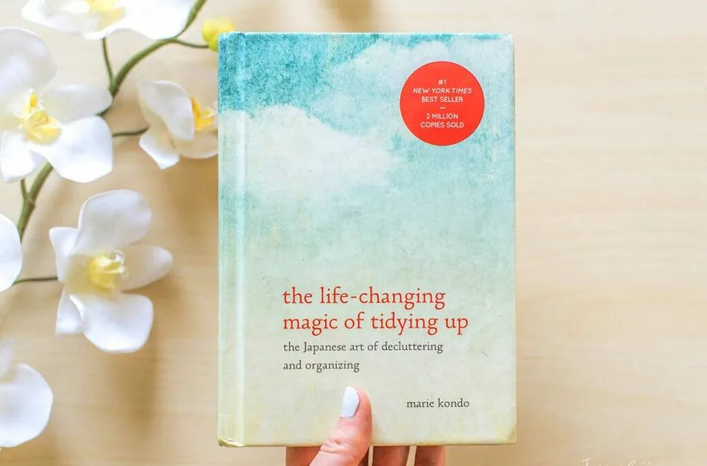 When the life is changing. The Life changing Magic of Tidying up. The Life changing Magic of Tidying up by Marie Kondo. Life changing. Marie Kondō – the Life-changing Magic of Tidying up.