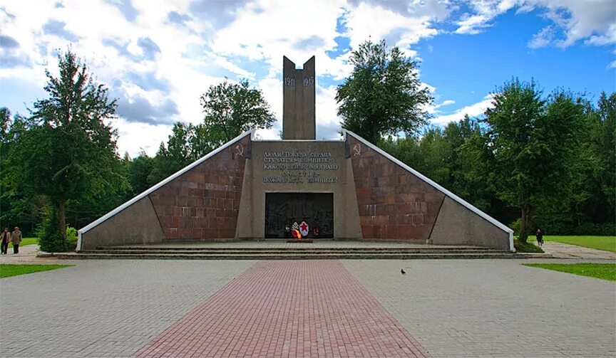 Фото городов героев великой отечественной. Город герой Смоленск Курган бессмертия. Мемориал «Курган бессмертия». Смоленский мемориал «Курган бессмертия». Монумент Курган бессмертия Смоленск.