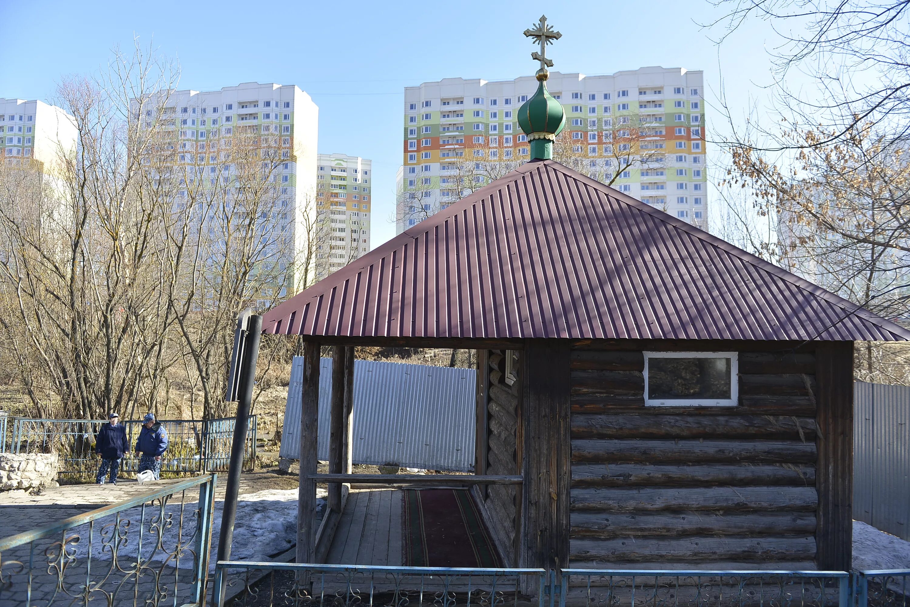 Родники тульской области. Родник у Щегловского монастыря в Туле. Тула Родник Церковь. Беседка у родника. Монастырь в Туле Пролетарском районе купель.