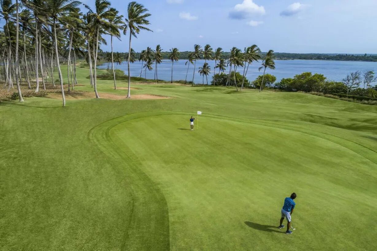 Shangri la hambantota. Shangri la Hambantota 5 Шри Ланка. Shangri-las Hambantota Resort & Spa 5*. Shangri-la Hambantota Golf Resort & Spa 5*. Хамбантота пляж Шри Ланка.