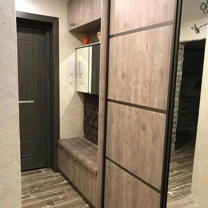 Шкаф купе с обувницей в прихожую. Прихожая в коридор со шкафом купе с обувницей. шкаф-купе в прихожую с обувницей. интерьер прихожей со шкафом купе и обувницей. шкаф-купе в прихожую цвет дуб.