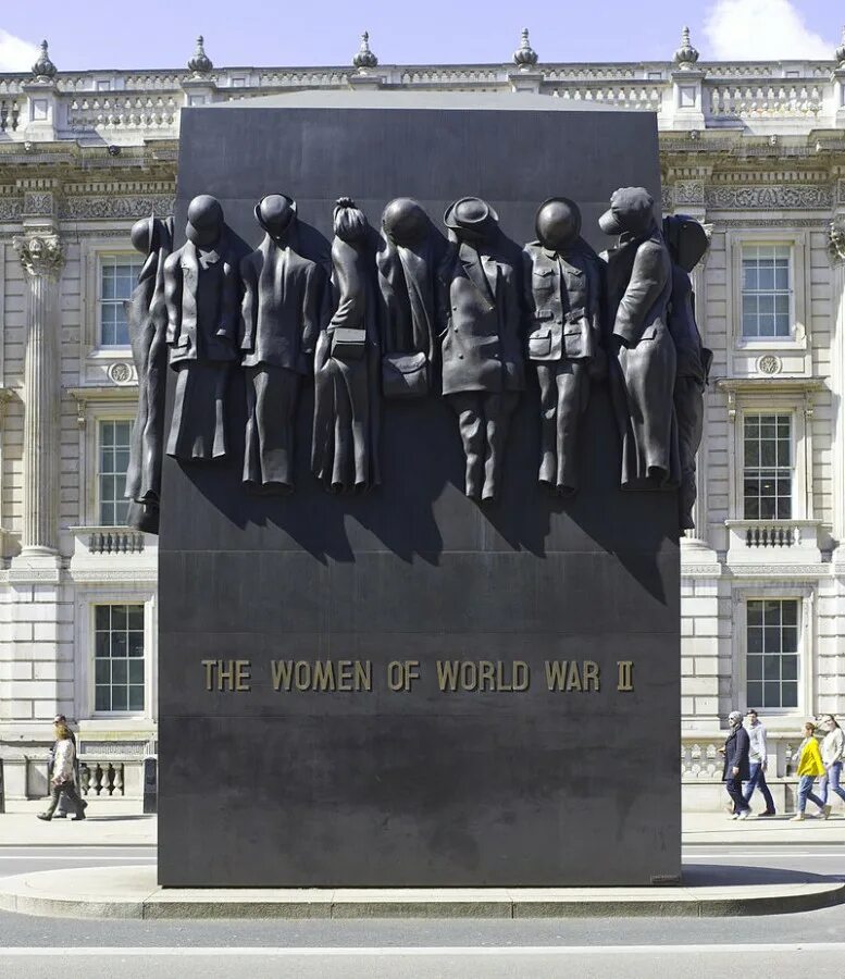 Самые значимые памятники. Памятник женщинам войны в Лондоне. Памятник второй мировой войны Обелиск. Памятник женщинам второй мировой войны в Лондоне.