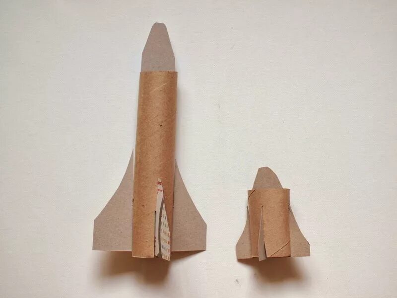 Модель ракеты из картона. Ракета поделка. Поделка ракета из бумаги. Муляж ракеты. Макет ракеты для детей своими руками