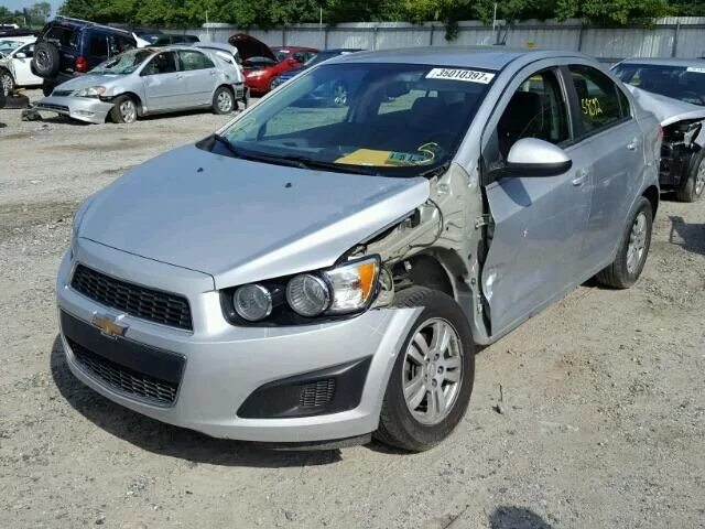 Купить шевроле т 300. Chevrolet Aveo (t300) 2011. Chevrolet kl1t Aveo. Шевроле т300 полусинтетика. Шевроле битая т 300.