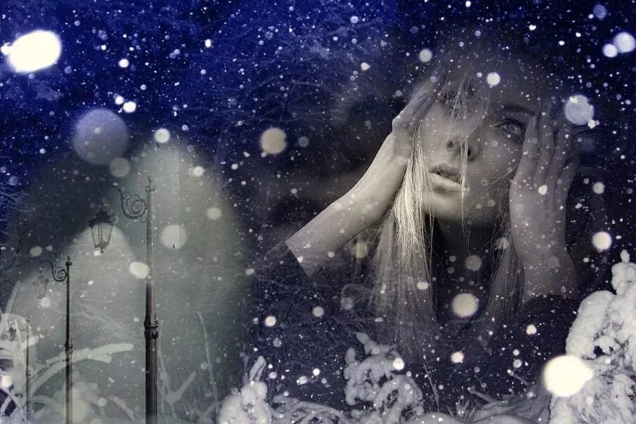 За окном дождь тает первый снег песня. Снег падает с неба. Девушка, снег кружится. Девушка зимой ночью. Зима любовь грусть.