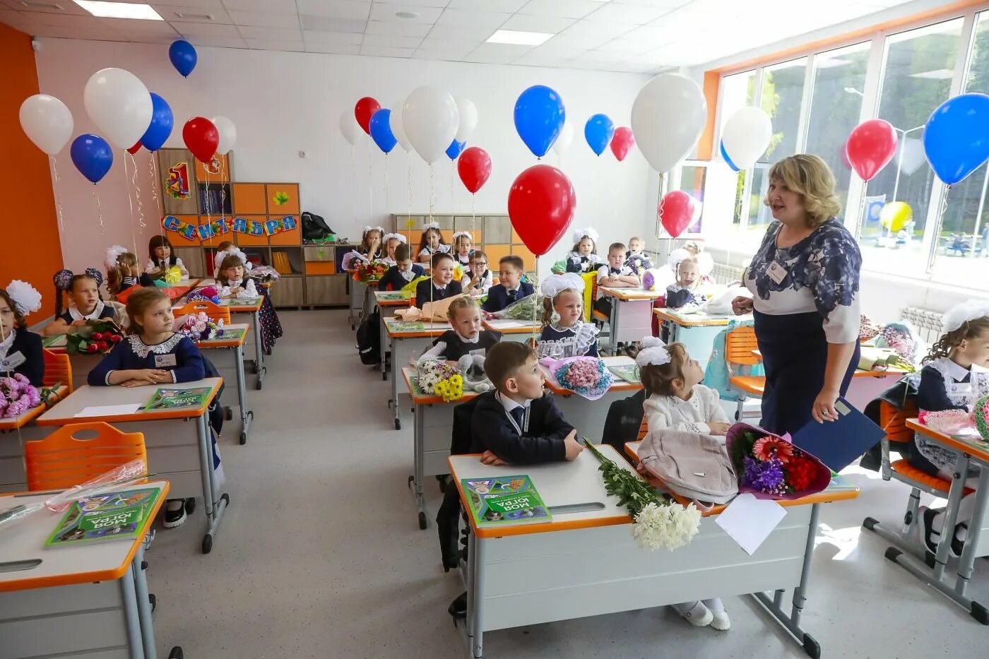 Школьники ханты-мансийск. Школа 4 ханты мансийск 2022 учителя. Эл журнал хмао югры. Продукт проекта электронный журнал. 5 школа ханты мансийск электронный дневник.