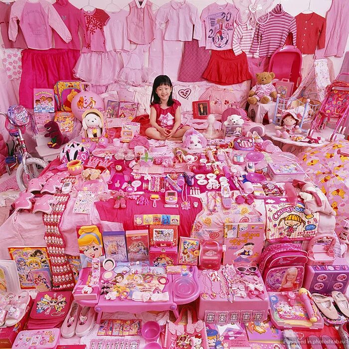 Девочку много игрушек. Розовые вещи. Розовые игрушки для девочек. Розовые вещи и игрушки. Милые розовые вещи.