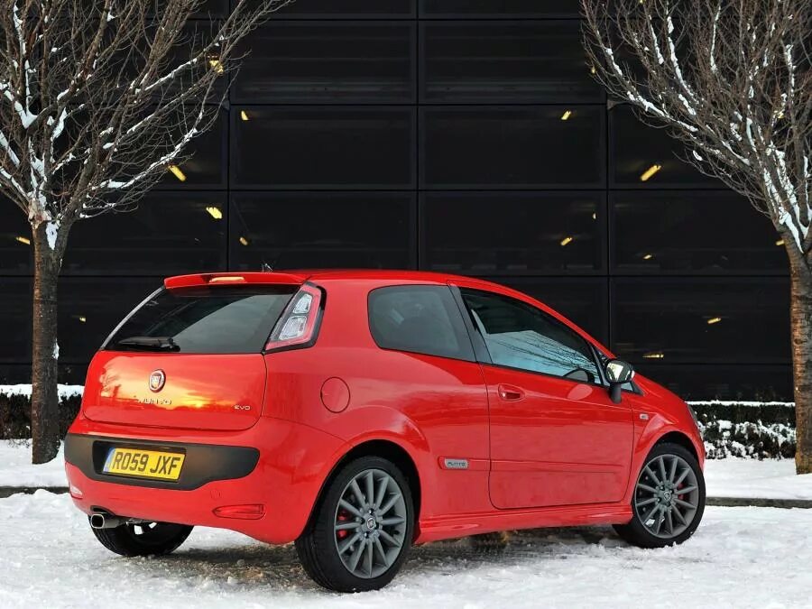 Fiat grande punto evo. Fiat punto gti. Фиат пунто 2010 года. Fiat grande punto evo. Fiat punto evo.