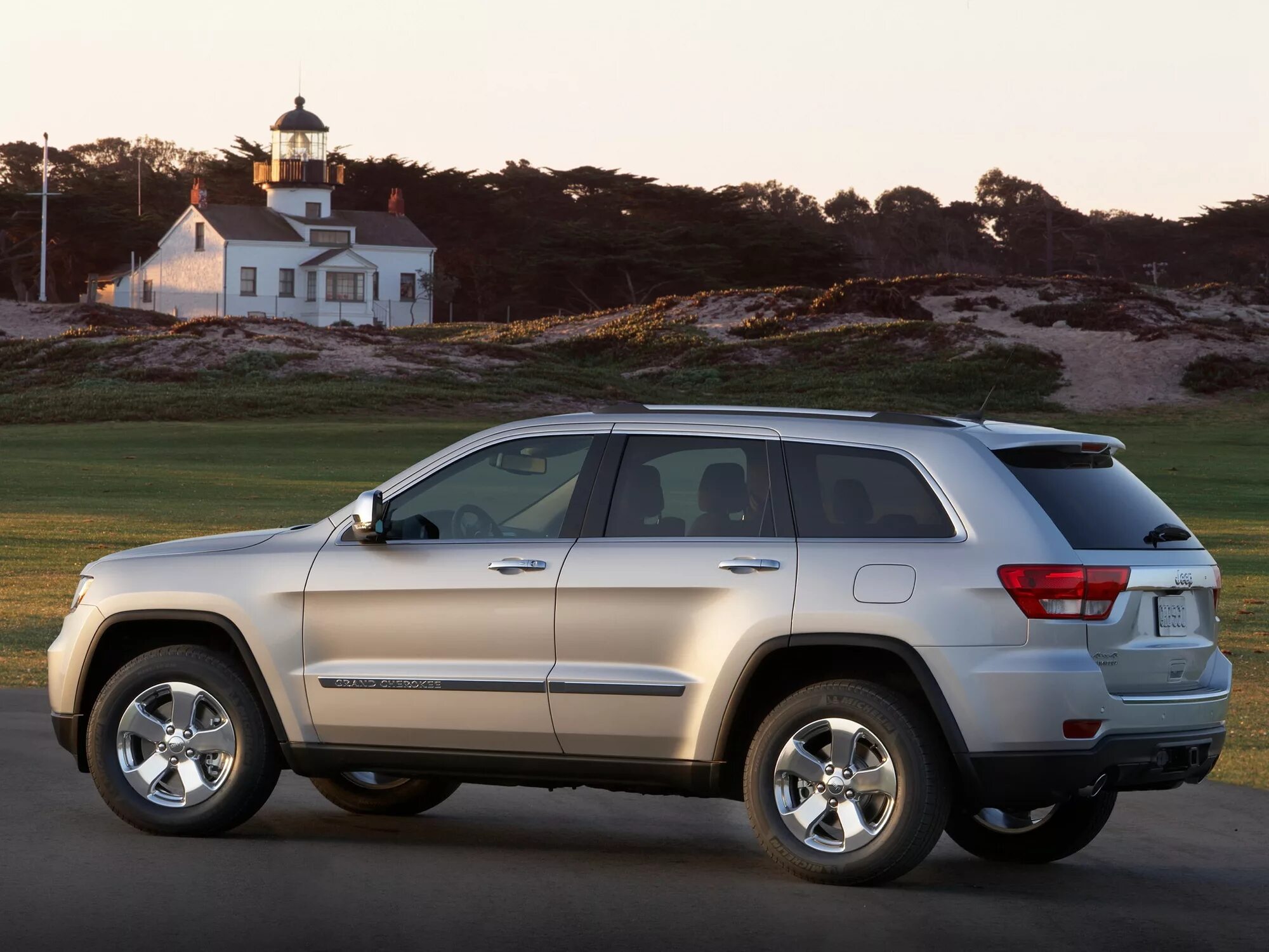 Jeep grand cherokee wk2 2010. Jeep grand cherokee wk2. jeep grand cherokee 2011. джип гранд чероки 2011.