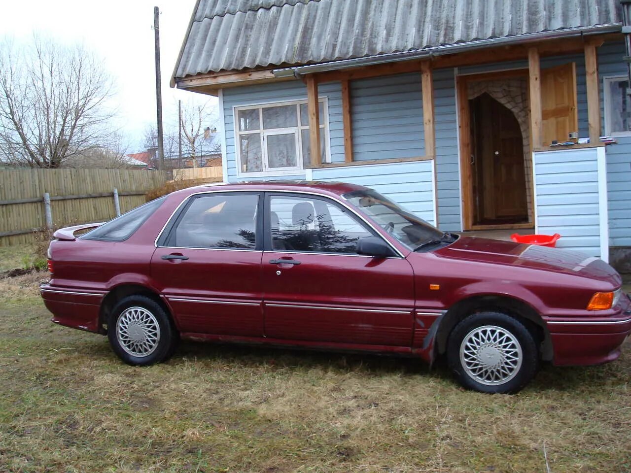 Mitsubishi 1992. Митсубиси Галант 1992. Mitsubishi Galant 1992. Мицубиси Галант 1992 хэтчбек. Мицубиси Галант лифтбэк 1992.