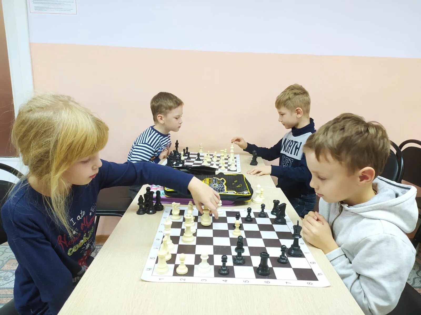 соревнования по шахматам. чебоксарская шахматная федерация. чемпионат тольятти по шахматам в 2005 году. первенство детей по шахматам 2024. соревнования по шахматам клинцы.