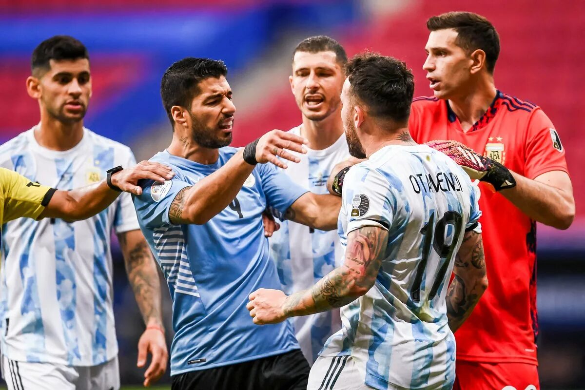 Суарес Аргентина. Аргентина Уругвай 2021. Суарес Кубок Америки. Аргентина Уругвай 2023.