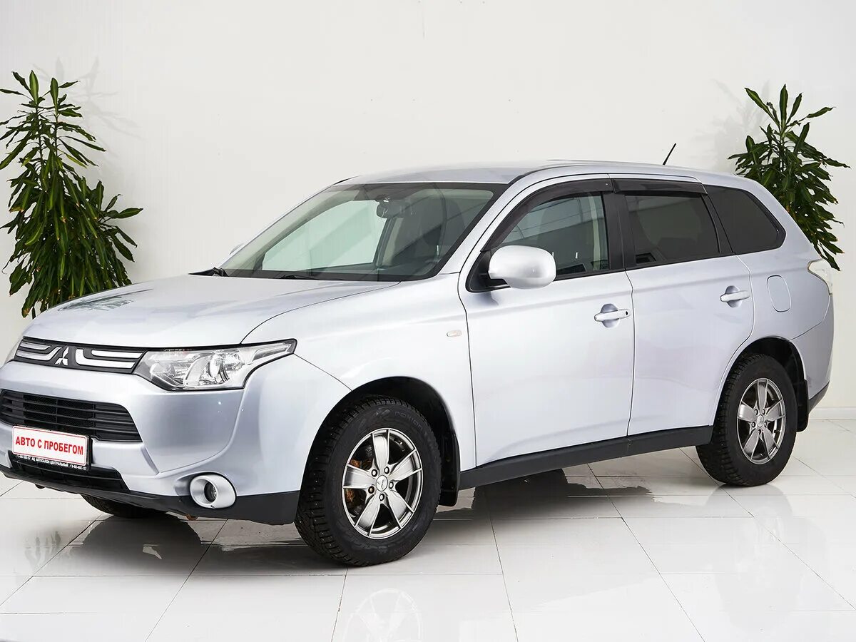 Мицубиси аутлендер бу авито. Mitsubishi Outlander 2000. Mitsubishi Outlander 3 серебристый 2013. Mitsubishi Outlander 2013 кузов. Mitsubishi Outlander 2000 170.