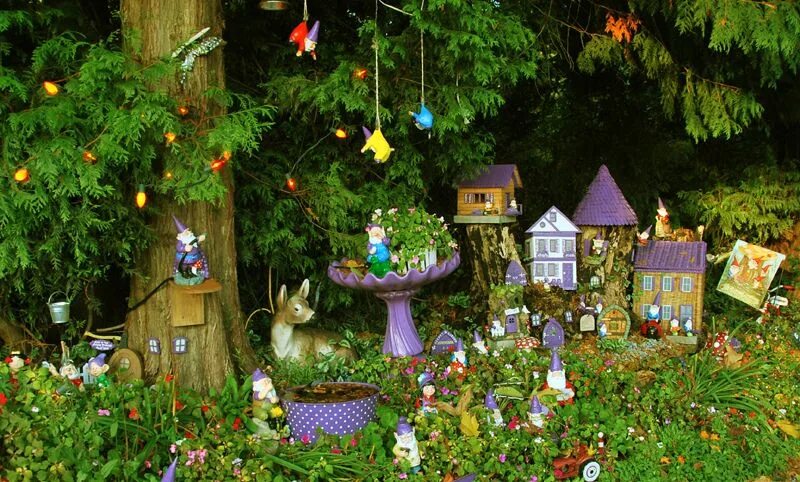 Fairy village. My Fairy Garden сад феи. Сад с феями домики. Выставка гномов. Фея в саду фото.
