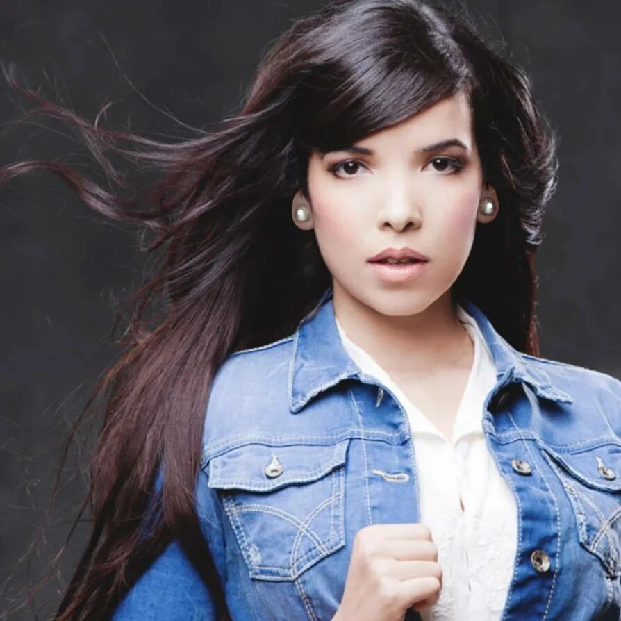 Индила ainsi bas. Indila певица. Indila французская певица. Индила 2022. Адила́ Седрая.