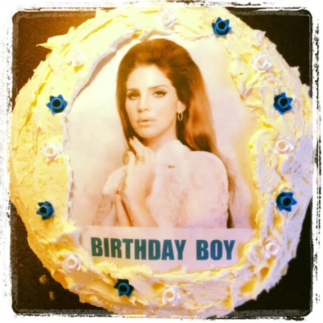 Поздравления с др от ланы дель рей. Lana del rey концерт. День рождения ланы дель. Торт с ланой дель рей. Цитаты ланы дель рей.