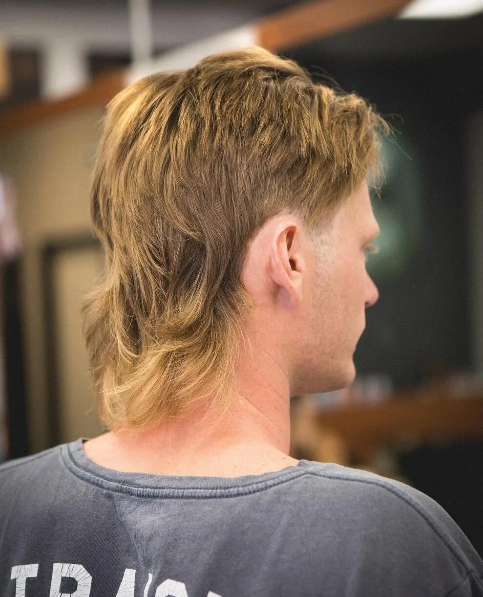 Стрижка маллет Гаврош. Стрижка маллет Mullet мужская. Мужская стрижка Mullet Haircut.