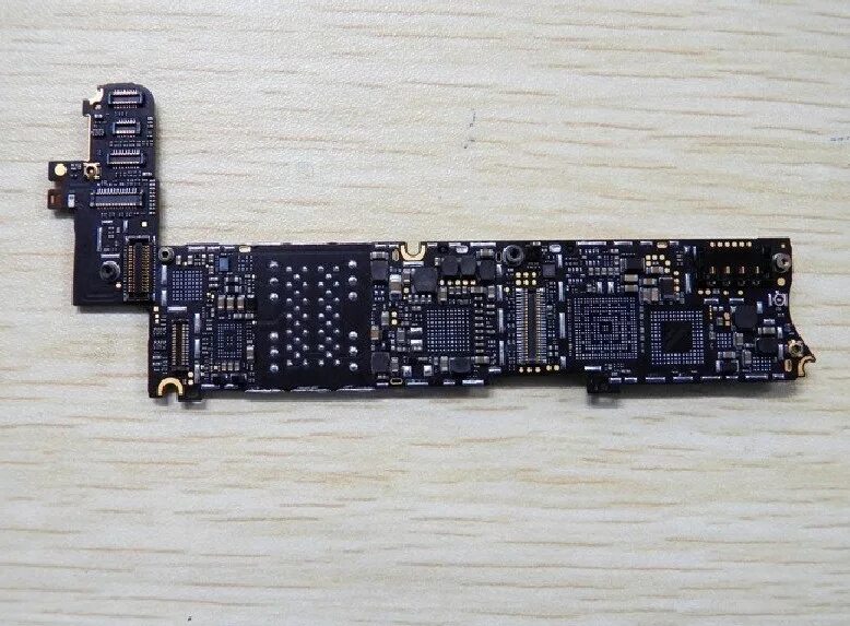 Материнская плата айфон 13. Iphone 11 плата. Iphone 5se плата. Iphone 4 motherboard. Плата айфон 4.