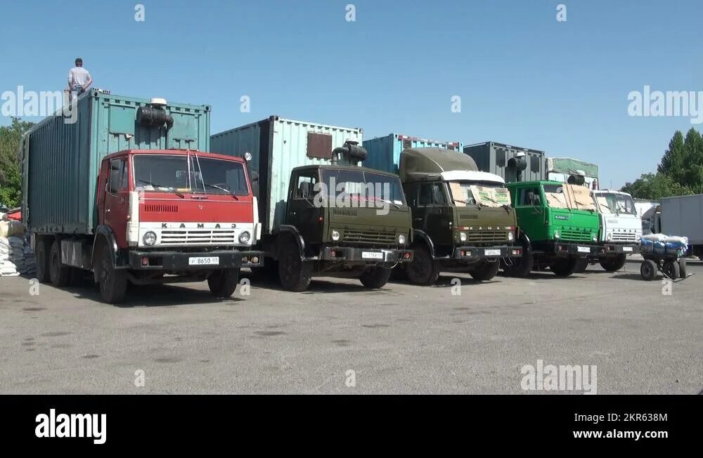 Камаз дулан таджикистан. Мерседес атего 1229. Mercedes-benz actros 2541l. Сомон тч авто грузовые авто. Mercedes actros 2546.