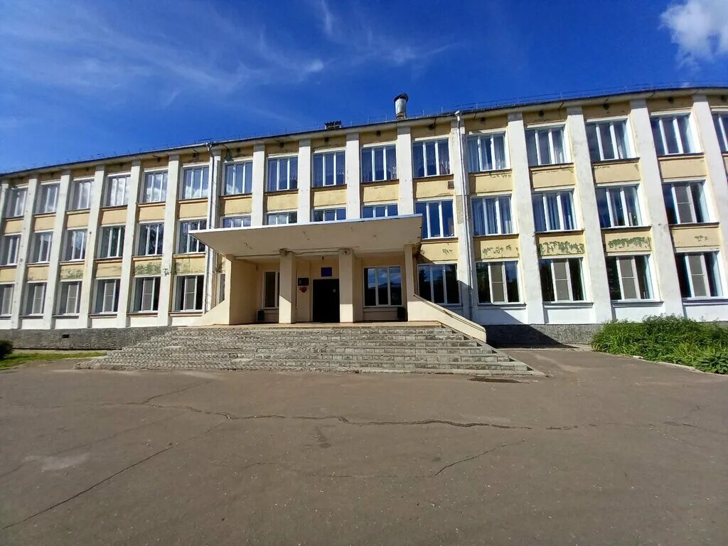 Школа 53 город киров. Школа 6 киров калужская область. Кировская общеобразовательная школа 1. Юрья-2 кировская область школа. 24 школа киров.