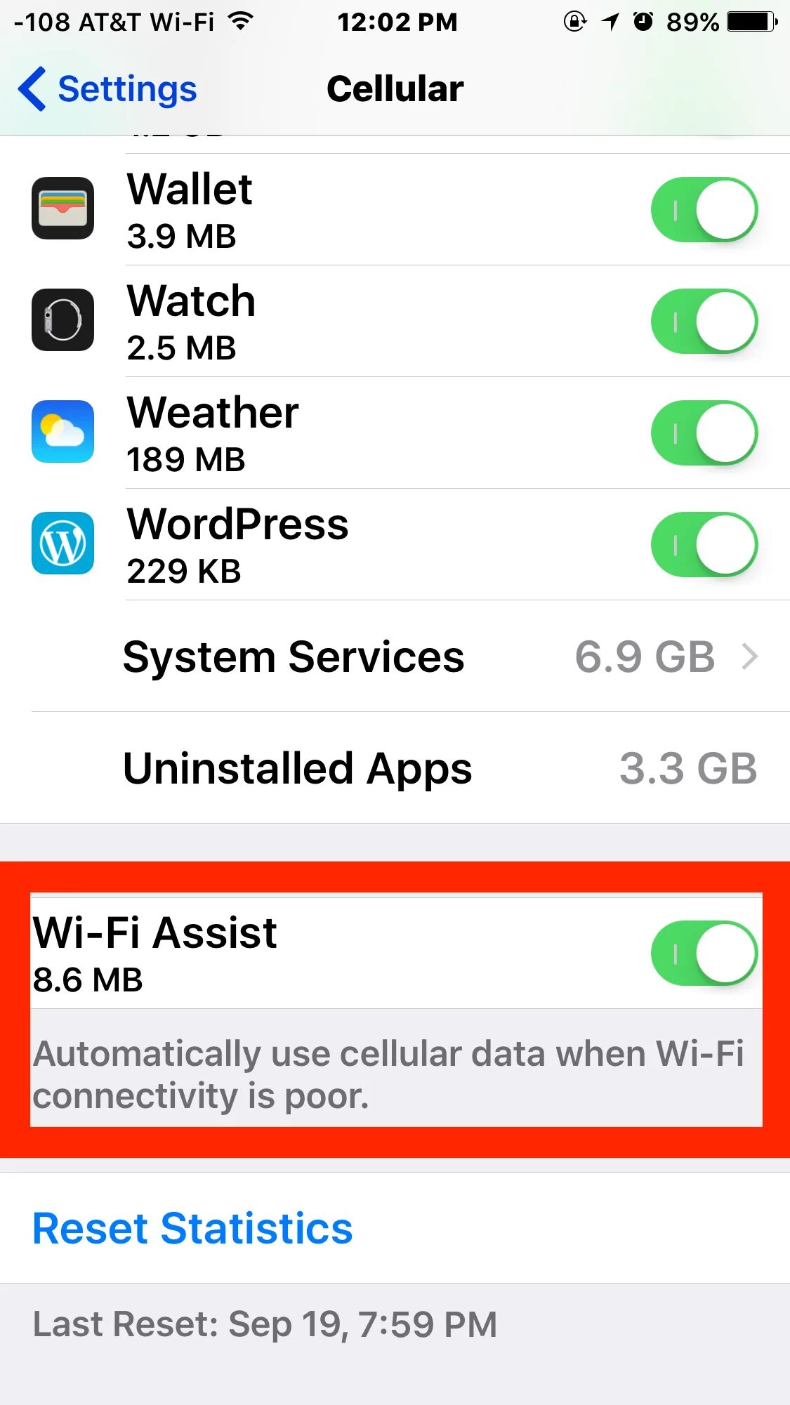 Телефон отключается от wifi. Отваливается WIFI на iphone. На iphone отключается WIFI. Всплывающее окно вай фай айфон. Как отключить вай фай на айфоне.