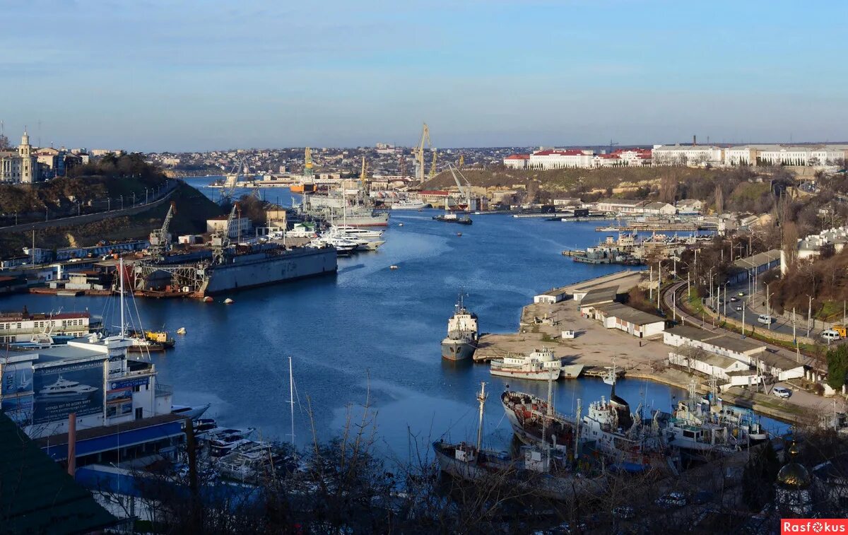 артиллерийская бухта севастополь сверху. южная бухта заливы севастополя. южная бухта севастополь. южная бухта севастопольский порт. графская бухта в севастополе.
