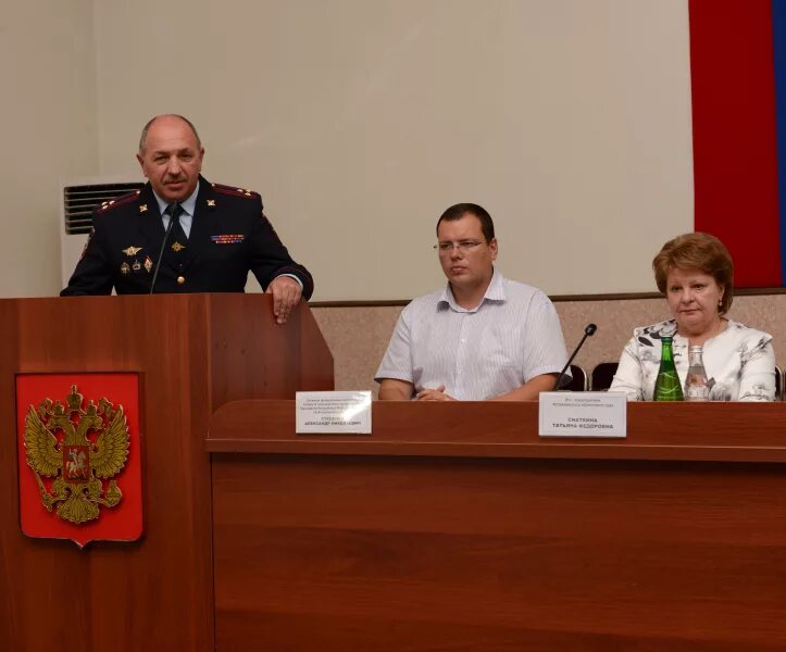 Начальник умвд астраханской. Начальник УМВД России по Астраханской области. УМВД по городу Астрахани.