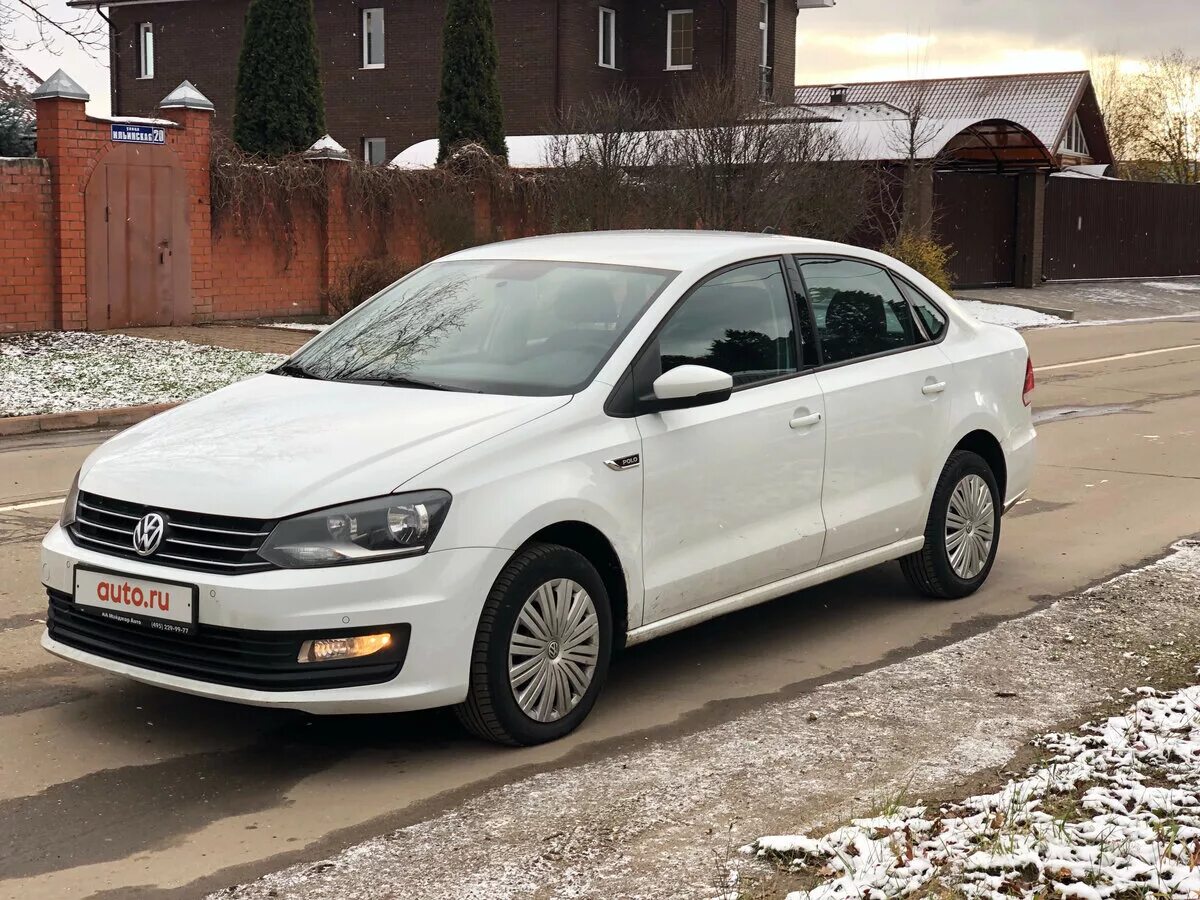 Фольксваген поло 2017 белый. Volkswagen Polo 2017 белый. Фольксваген поло седан 2017. Volkswagen Polo sedan 2017. Фольксваген поло 2017 года выпуска