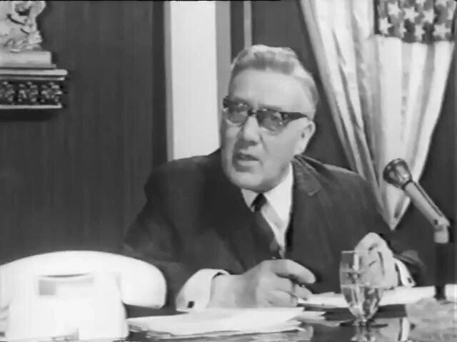 сенатор фильм. Senator rasmlari. сенатор первый канал. Commencement speech.