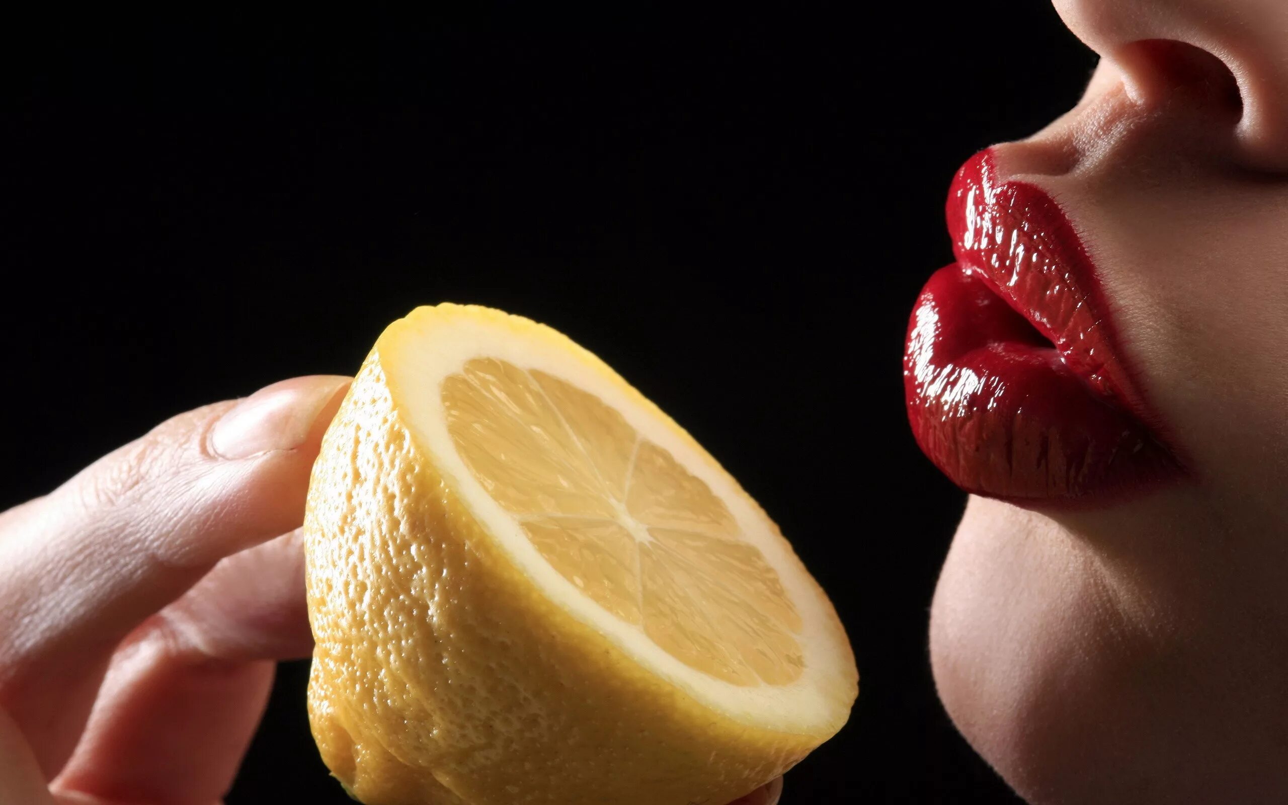 Бальзам для губ заживляющий. Lemon lip. Lemon lip. Lemon lip. Губы с лаймом во рту.