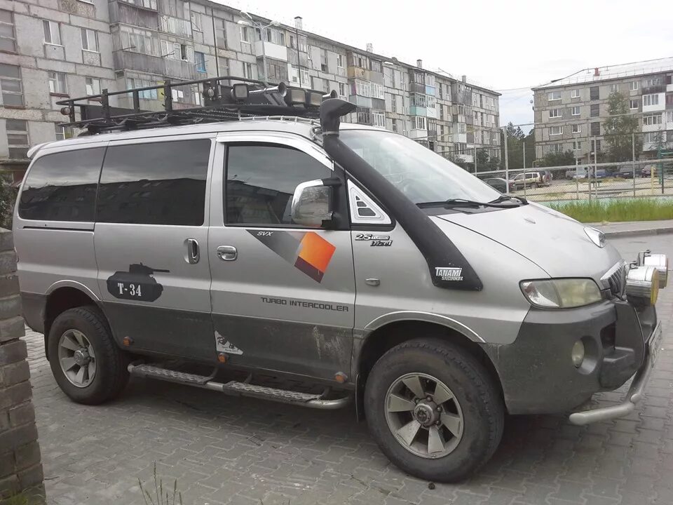 Хендай старекс полный привод купить. Хёндай Старекс 4х4. Hyundai Starex 4wd 2002. Hyundai Grand Starex 4wd. Хундай Старекс 4х4 дизель.